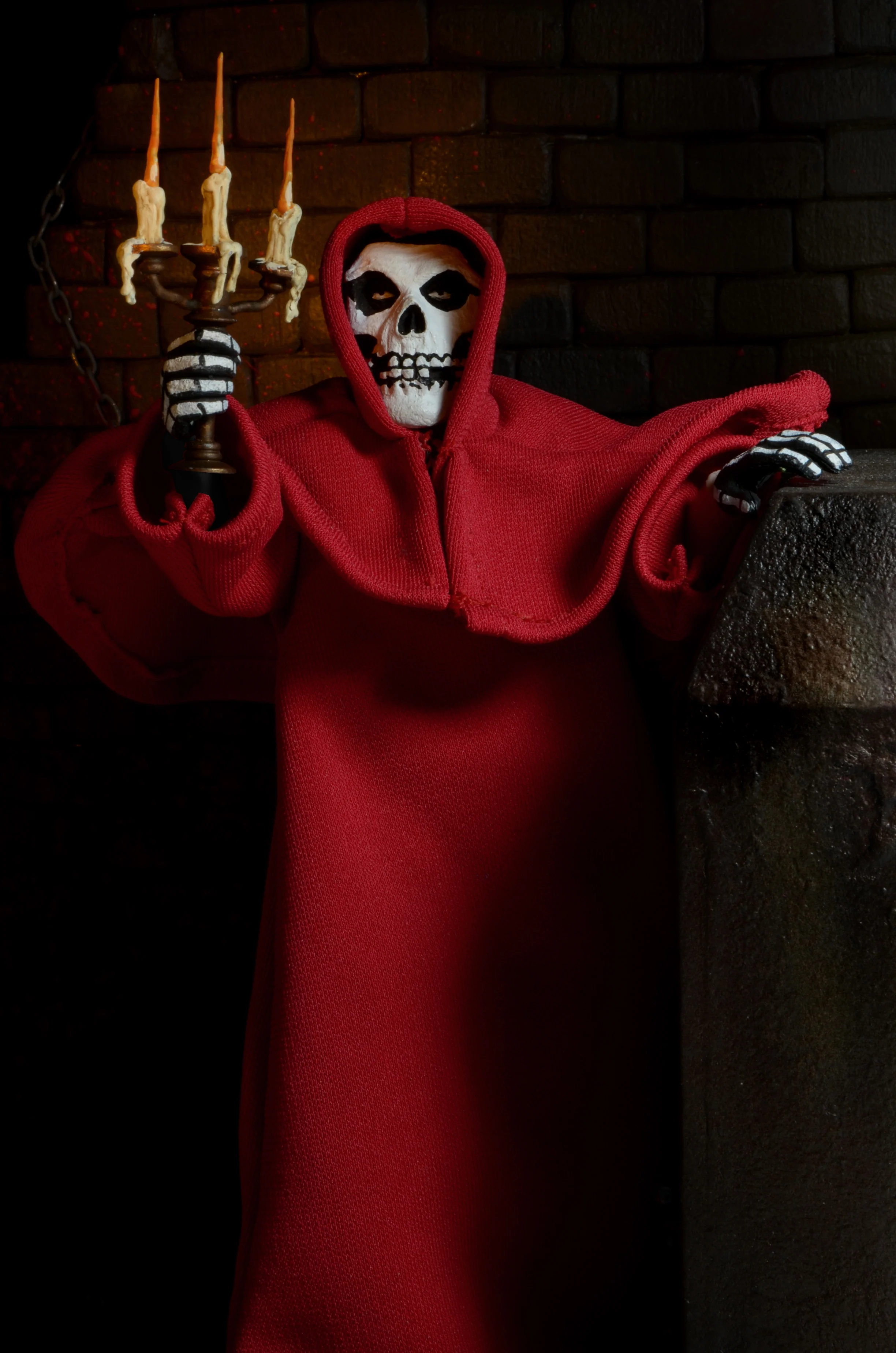 Misfits Fiend 8" Clothed Action Figure - Red - Image 6