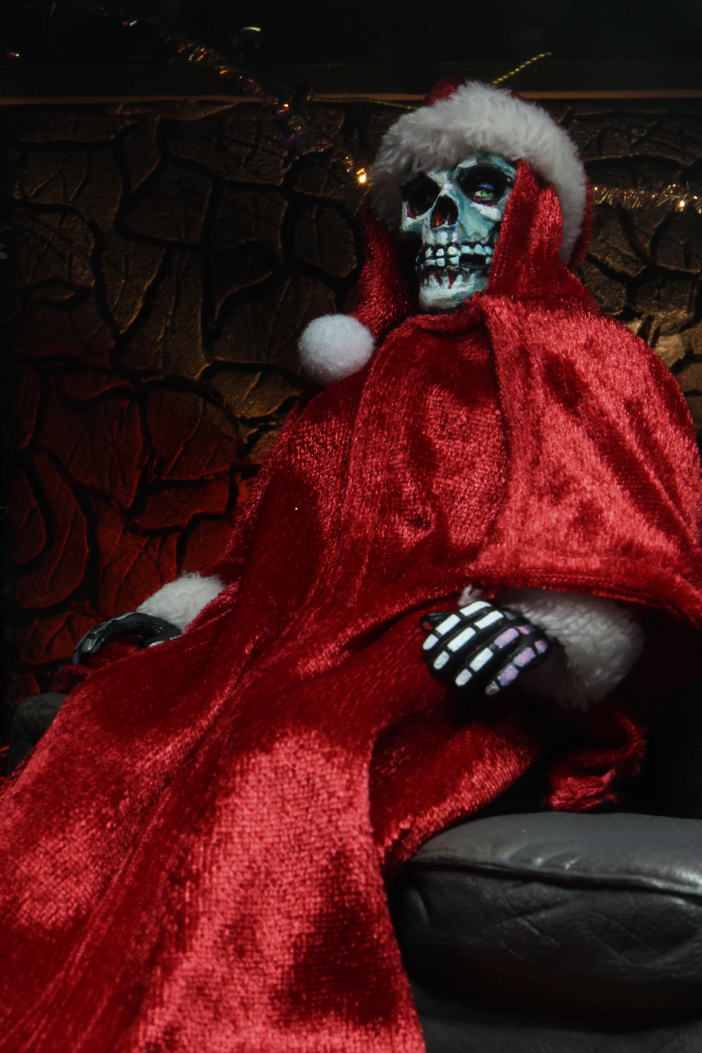 Misfits "Holiday Fiend 8" Clothed Action Figure - Image 11